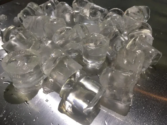 Льдогенератор кубикового льда ЛГ-24/06К-01 (водяное охлаждение)